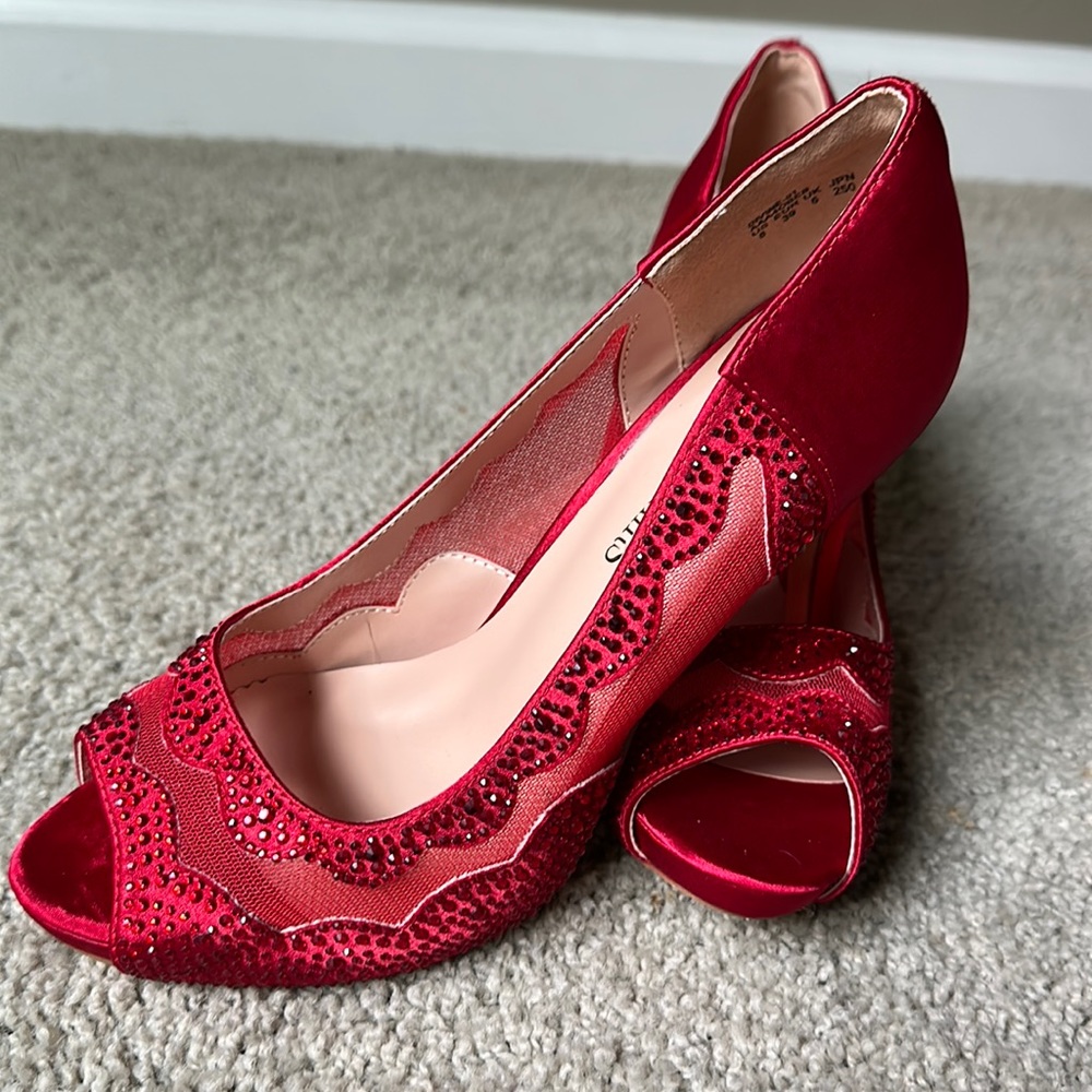 Dream Pairs red size 8
